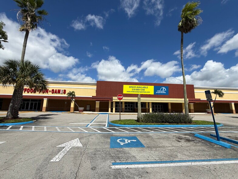 More Photos Of 6805-7031 Taft St, Hollywood Unknown For Lease