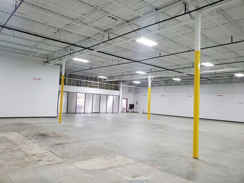 More Photos Of 5700 Highlands Pky SE, Smyrna Research And Development For Lease
