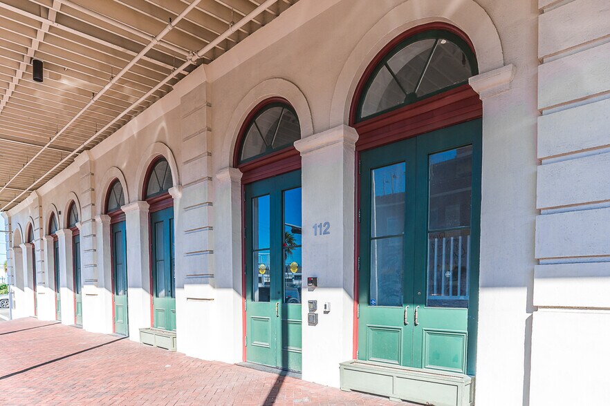 More Photos Of 112 23rd St, Galveston Freestanding For Lease