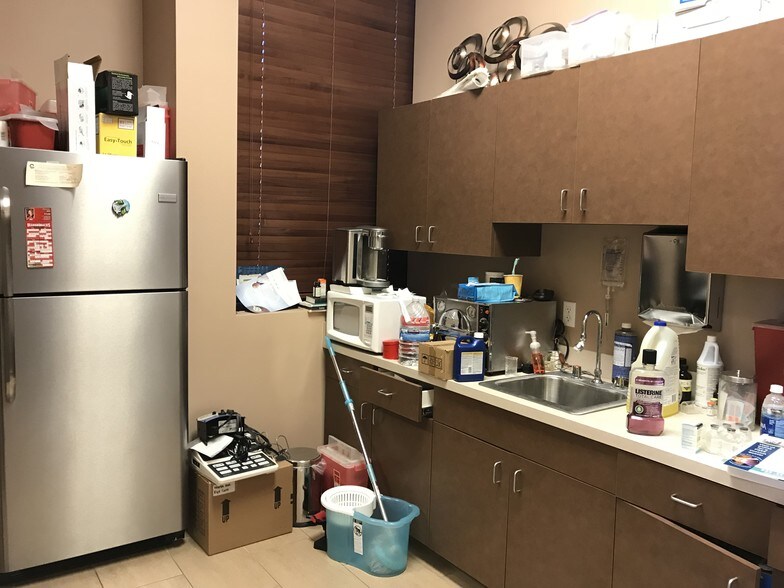 More Photos Of 4025 W Chandler Blvd, Chandler Coworking Space