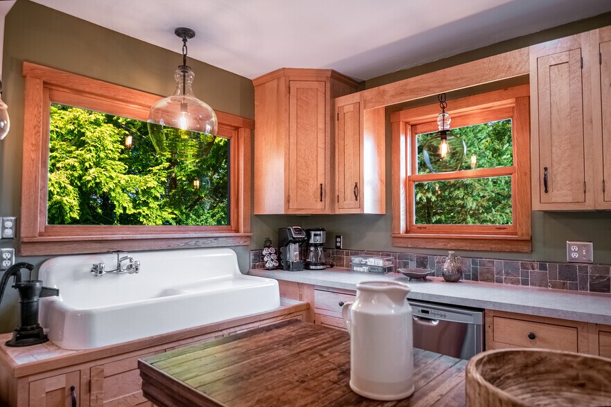 More Photos Of 141 Black Rd, Volant Lodge Meeting Hall For Sale