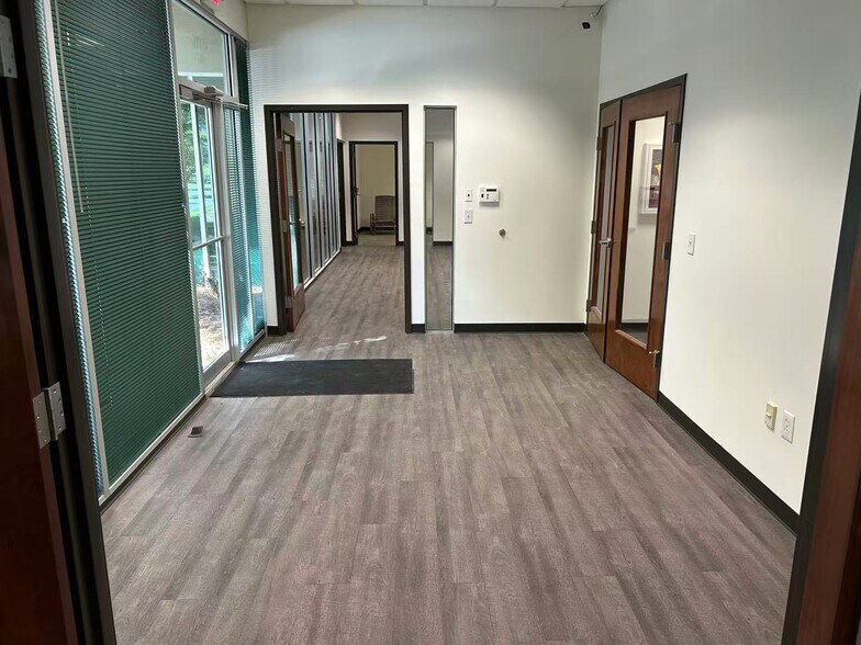 More Photos Of 975 Cobb Place Blvd NW, Kennesaw Light Distribution For Lease