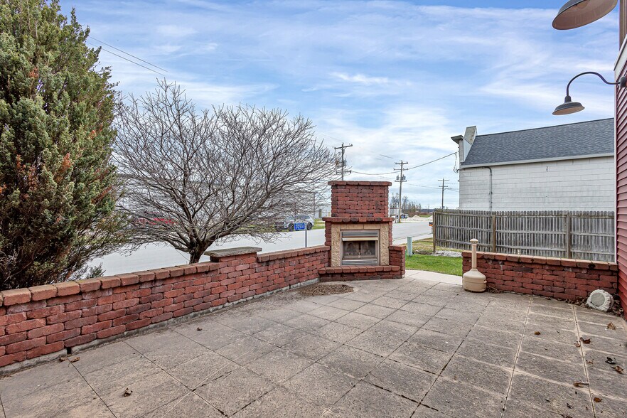 More Photos Of 20931 Main St, Collins Restaurant For Sale