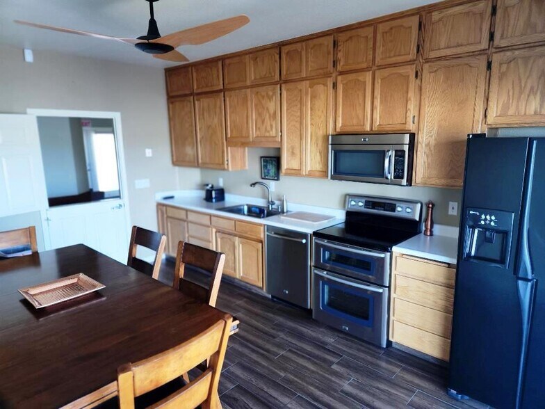 More Photos Of 1287 Furneaux Rd, Olivehurst Office For Lease