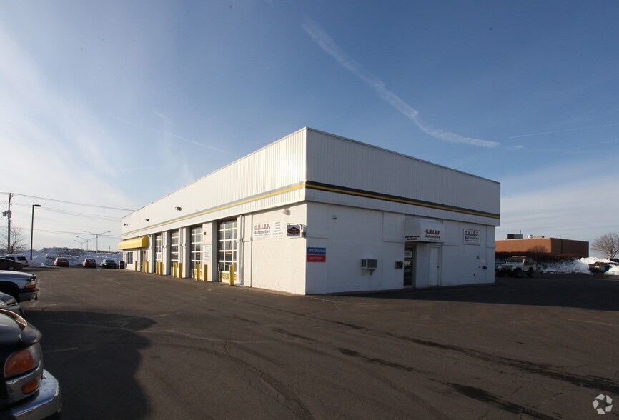 More Photos Of 4 National Dr, Windsor Locks Freestanding For Lease
