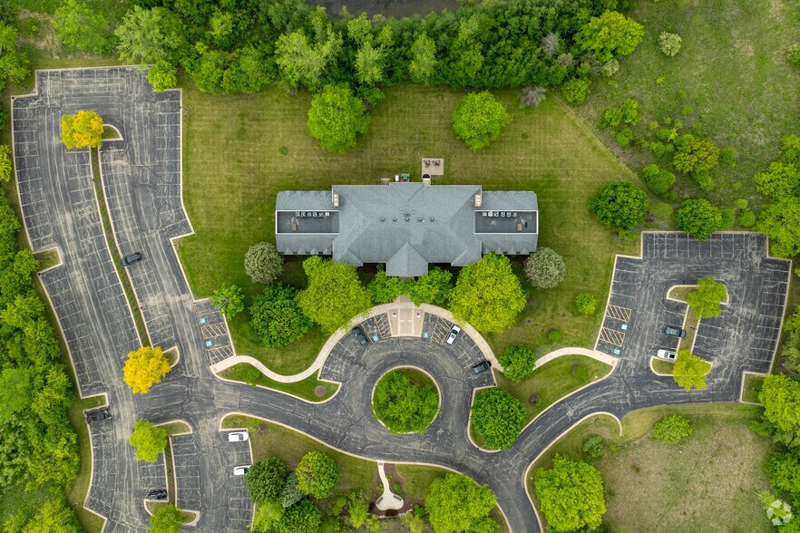 More Photos Of 3880 Salem Lake Dr, Long Grove Office For Sale