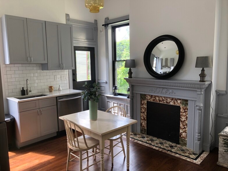 More Photos Of 2 Courtney Ave, Newburgh Apartments For Sale