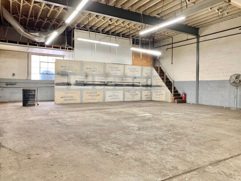 More Photos Of 1840 Falmouth Ave, New Hyde Park Warehouse For Sale