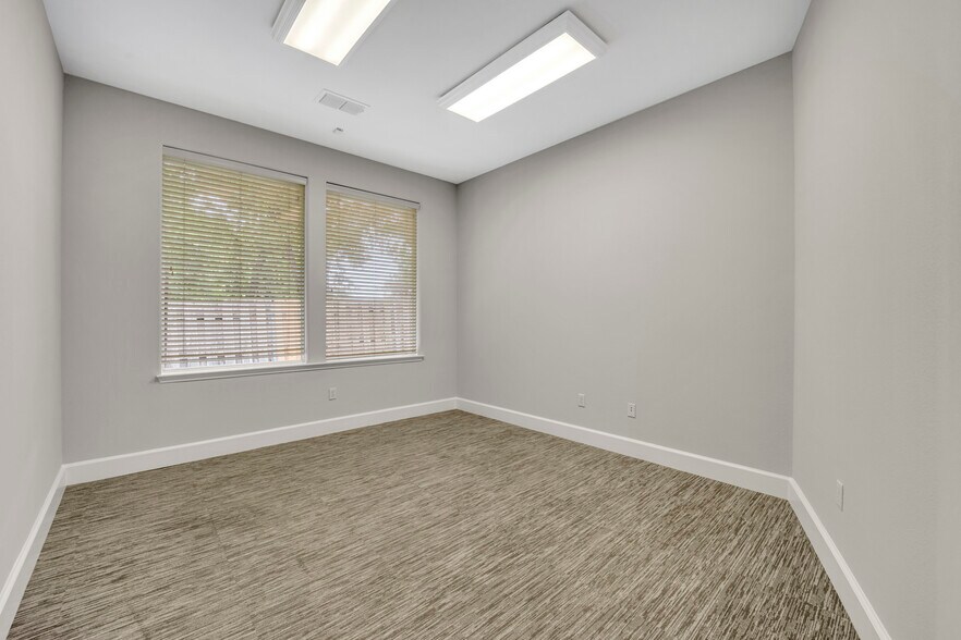 More Photos Of 840 E I-20 Hwy, Arlington Medical For Sale