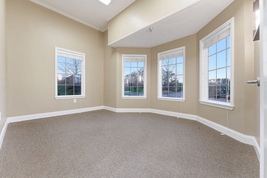 More Photos Of 311 S Royal Oaks Blvd, Franklin Medical For Sale