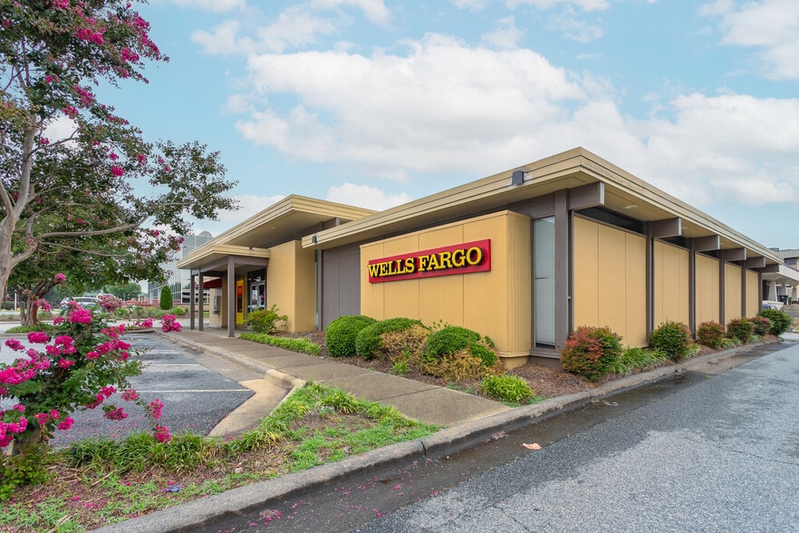 More Photos Of 2000 S Hawthorne Rd, Winston-Salem Bank For Lease