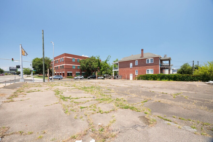 More Photos Of 7 Cowardin Ave, Richmond Freestanding For Sale