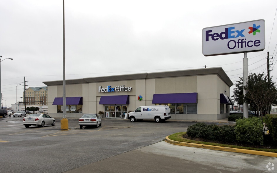 More Photos Of 12121-12191 Katy Fwy, Houston Unknown For Lease