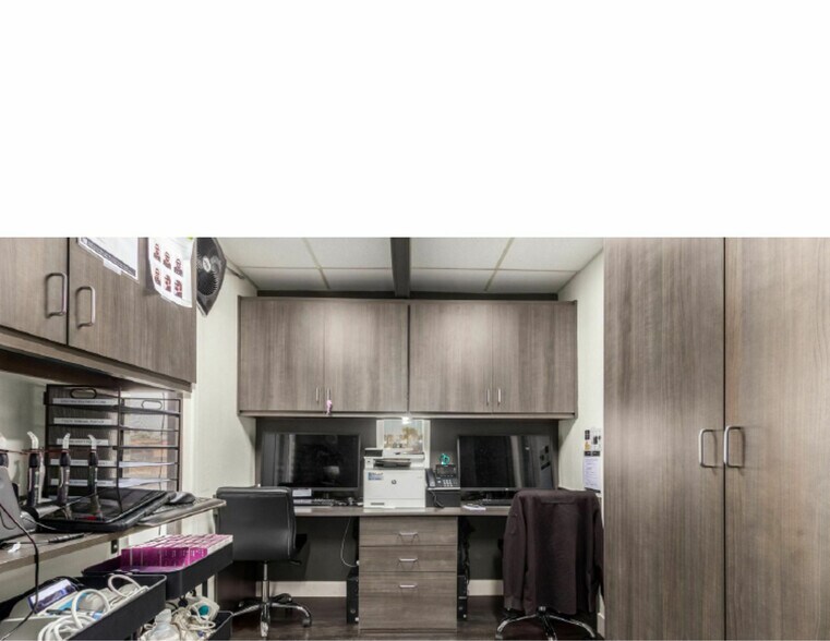 More Photos Of 6039-6065 E University Dr, Mesa Storefront Retail Office For Sale