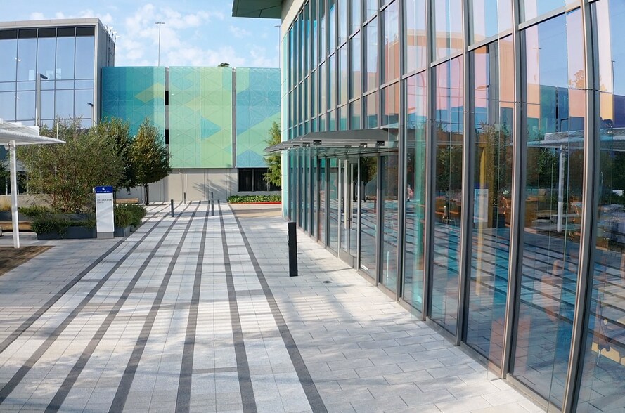 More Photos Of 8800 Technology Forest Pl, The Woodlands Unknown For Lease