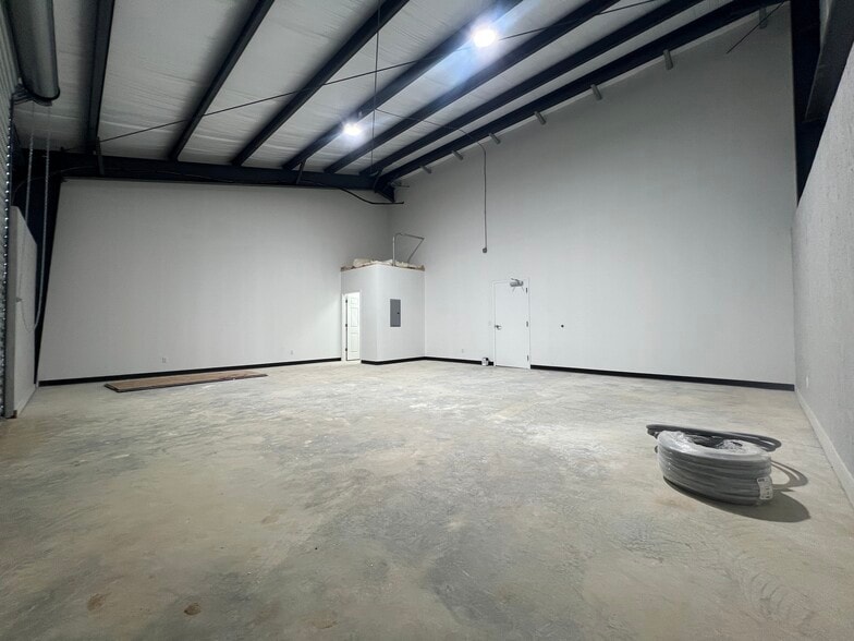 More Photos Of 2109 Chanabby Ct, Statesboro Warehouse For Lease