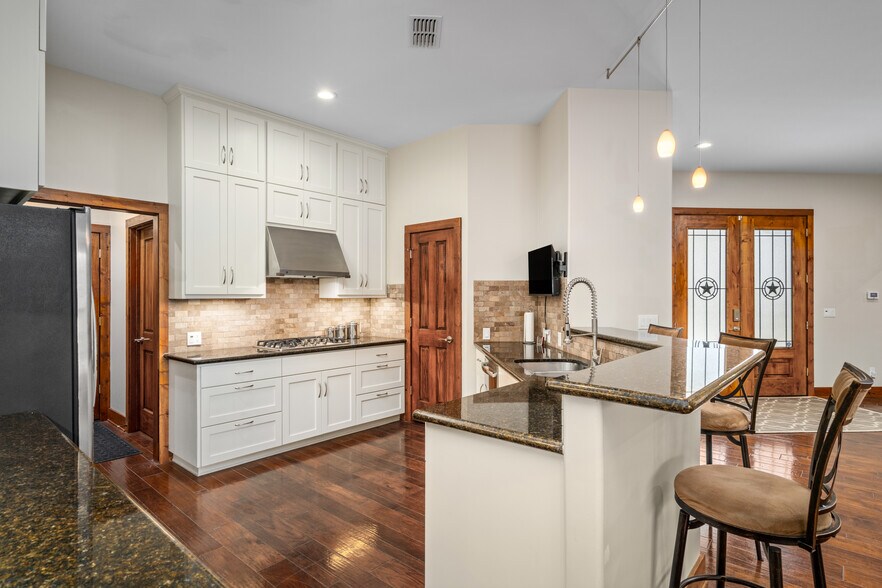 More Photos Of 145 State Loop 92, La Grange Specialty For Sale