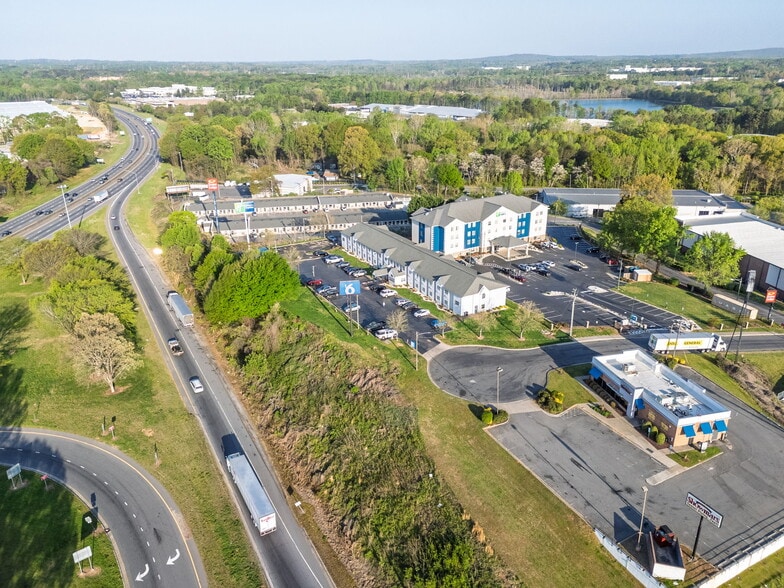 More Photos Of 1901 Broadcast St, Gastonia Hotel For Sale