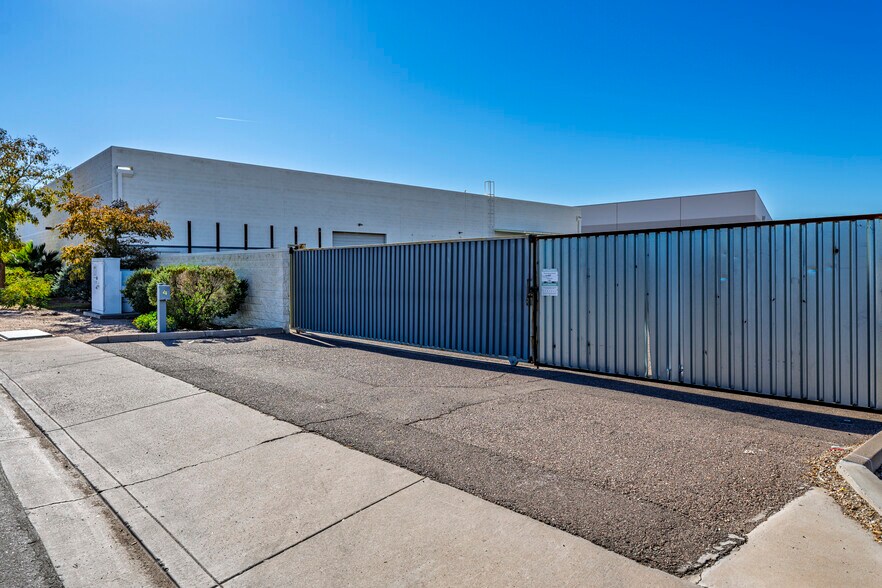 More Photos Of 3732 E University Dr, Phoenix Warehouse For Sale