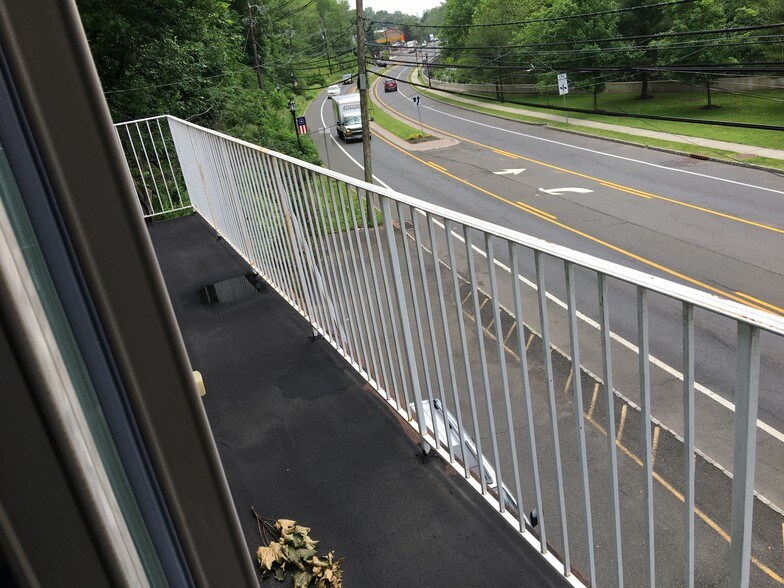 More Photos Of 968 Somerset St, Watchung Office For Sale