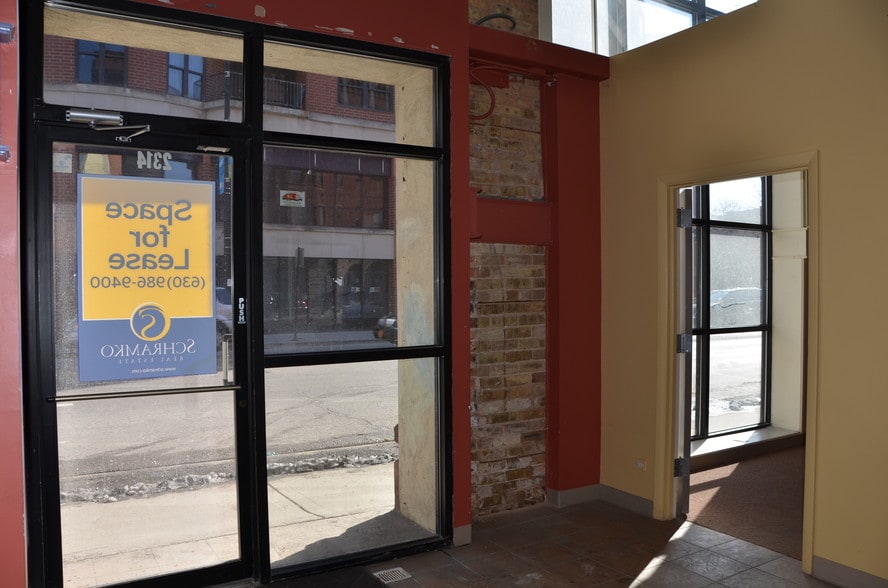 More Photos Of 2300 N Clark St, Chicago Apartments For Lease