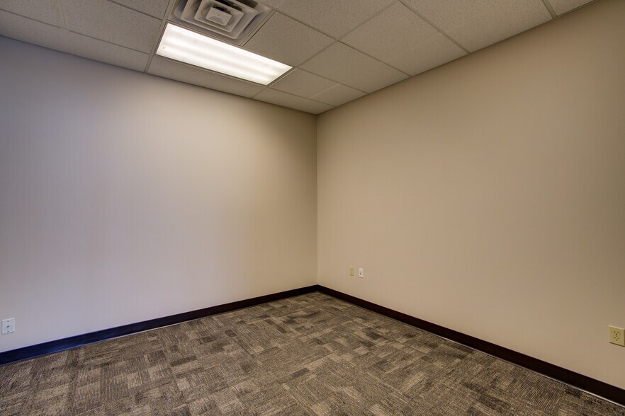 More Photos Of 5739 Observation Ct, Colorado Springs Warehouse For Lease