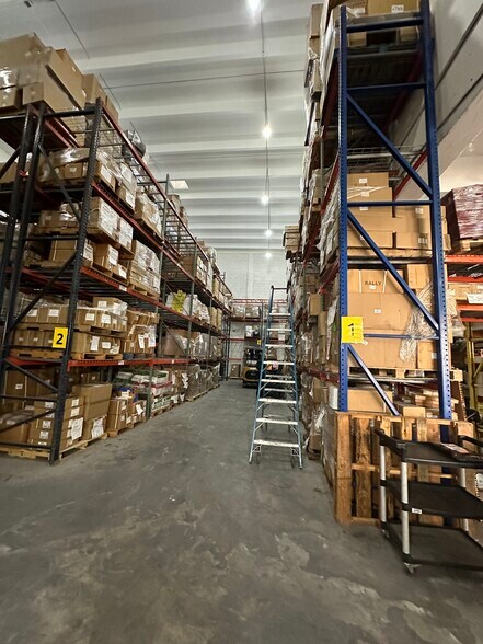 More Photos Of 10200 NW 25th St, Doral Light Distribution For Sale