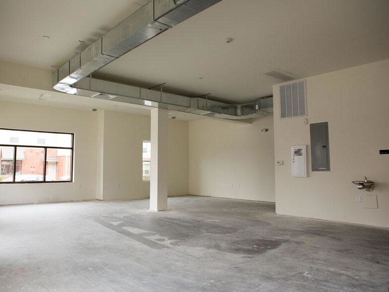 More Photos Of 700-700 Wincoram Way, Coram Apartments For Lease