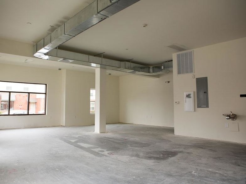 More Photos Of 700 Wincoram Way, Coram Apartments For Lease
