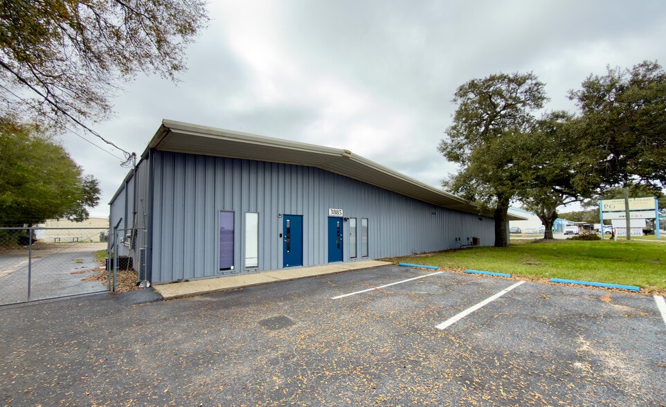 More Photos Of 3885 N Palafox Hwy, Pensacola Warehouse For Lease