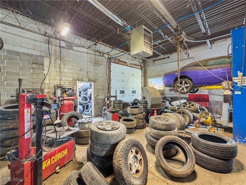 More Photos Of 1775 Main St, Niles Auto Repair For Sale
