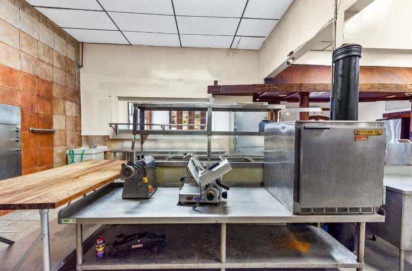 More Photos Of 4840 Strauss Ave, Indian Head Restaurant For Lease