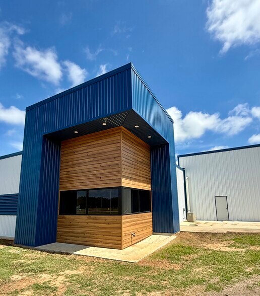 More Photos Of 13343 Interstate 20 E, Tyler Warehouse For Lease