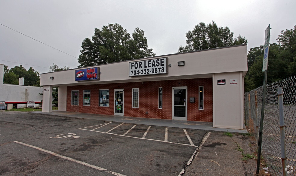 More Photos Of 1616 N Graham St, Charlotte Freestanding For Lease