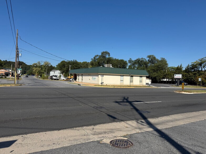 More Photos Of 508 N Commerce Ave, Front Royal Bank For Sale