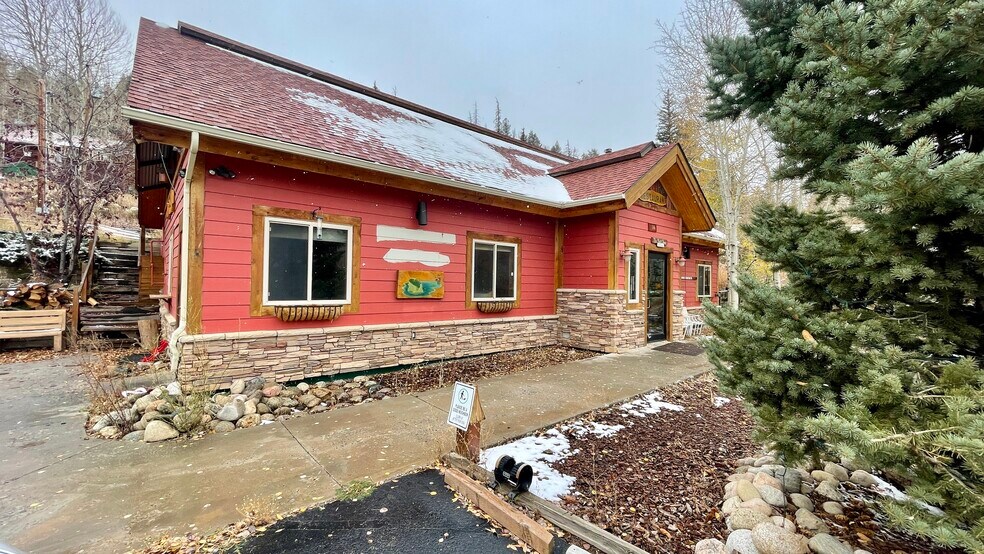 More Photos Of 606 W Byers Ave, Hot Sulphur Springs Flex For Sale