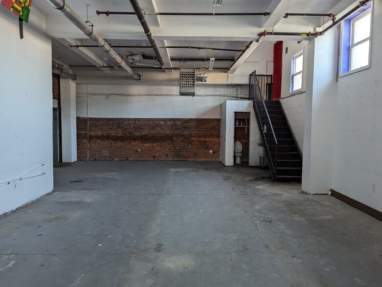 More Photos Of 264 41st St, Brooklyn Warehouse For Lease