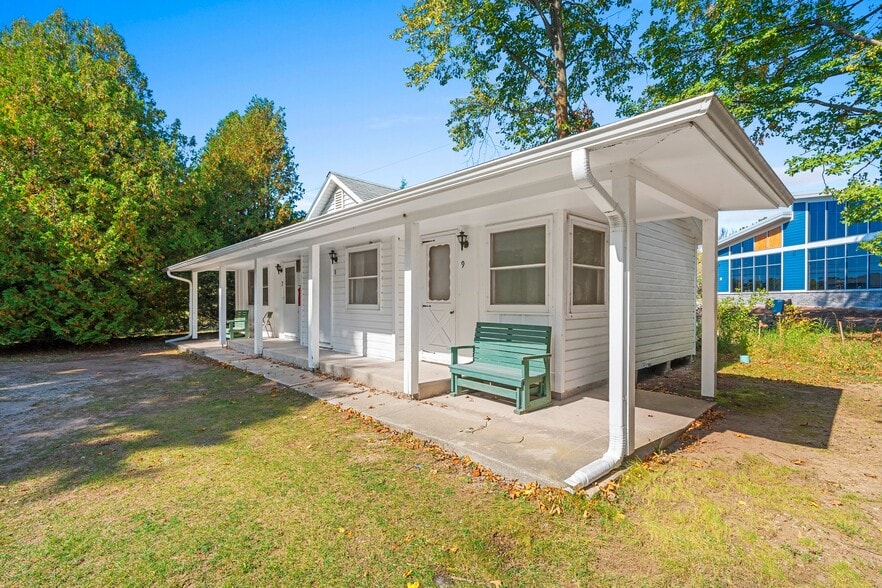 More Photos Of 10440 Orchard Dr, Sister Bay Hotel For Sale