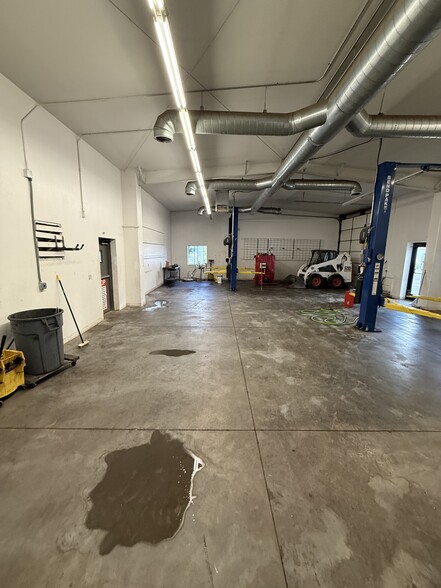 More Photos Of 5410 E Commerce Ave, Flagstaff Warehouse For Lease