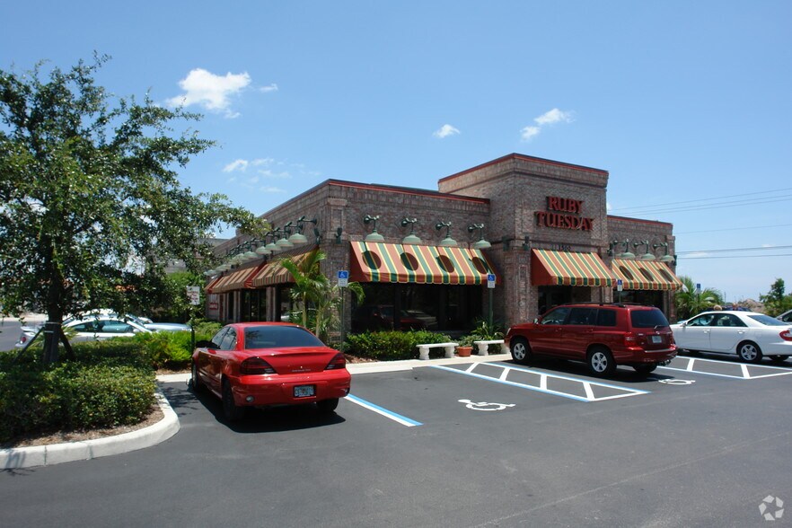 More Photos Of 1500 N Courtyard Cir, Port Saint Lucie Restaurant For Lease