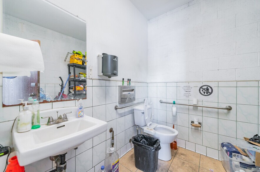 More Photos Of 462-472 E 4th St, Los Angeles General Retail For Sale