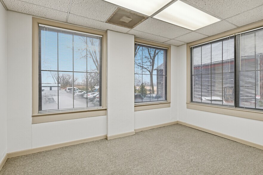 More Photos Of 355 Bridge St, Northampton Office For Lease