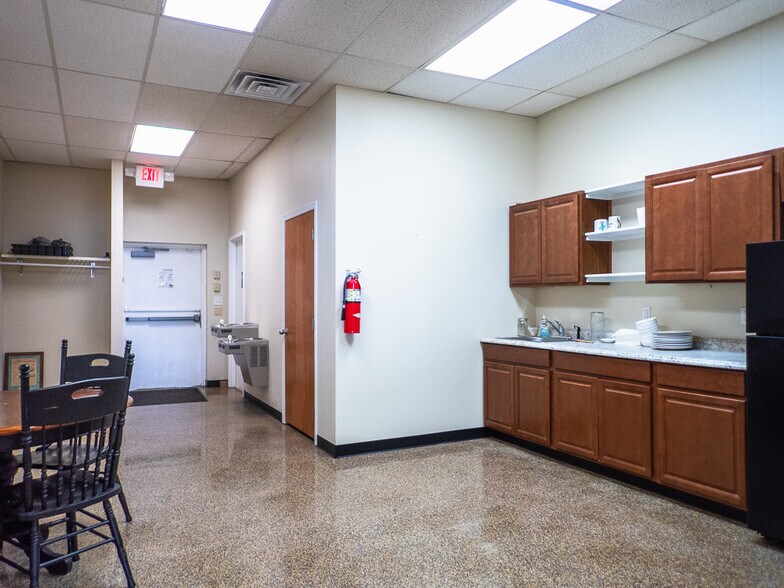 More Photos Of 1117 Union Blvd, Allentown Office For Sale