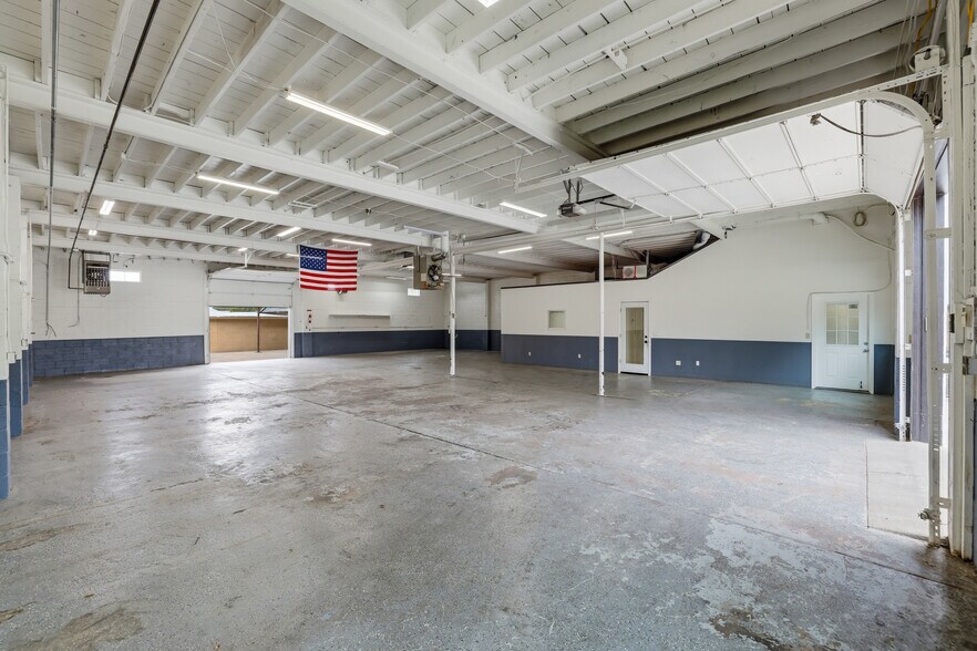 More Photos Of 2315 E Saint Vrain St, Colorado Springs Service For Lease