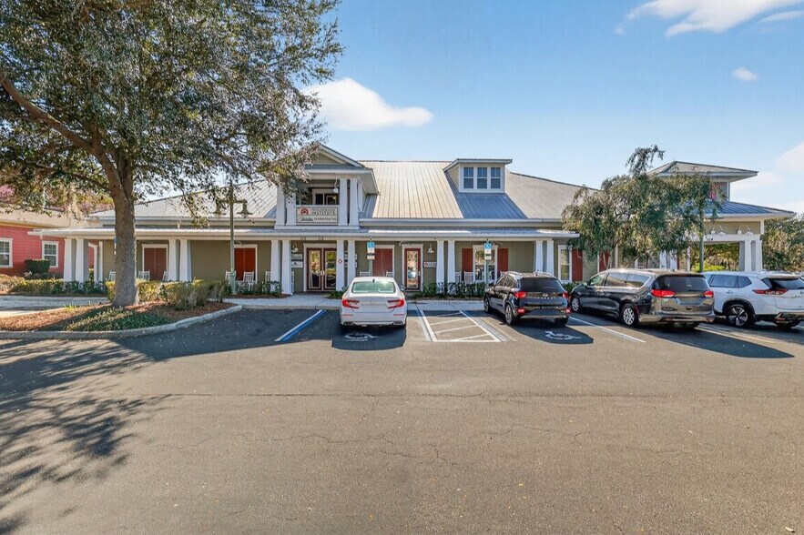 More Photos Of 910 Old Camp Rd, The Villages Medical For Sale