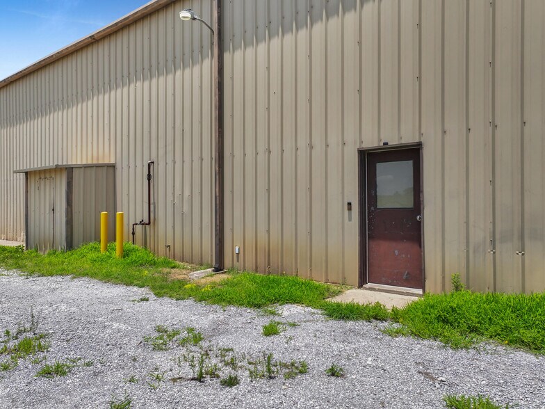 More Photos Of 7387 TX-164 Hwy, Buffalo Warehouse For Lease