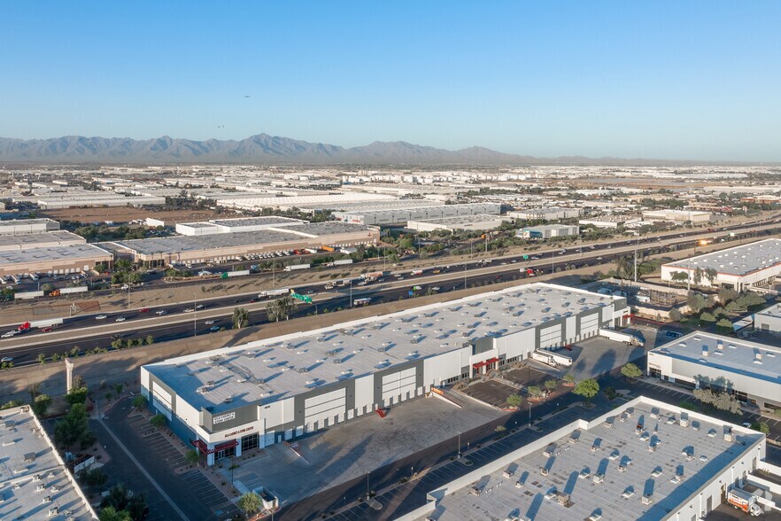 More Photos Of 4615 W McDowell Rd, Phoenix Distribution For Lease