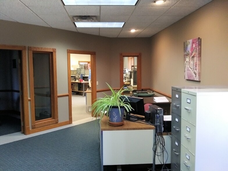 More Photos Of 6520 Hopkins Rd, Mentor Light Manufacturing For Sale