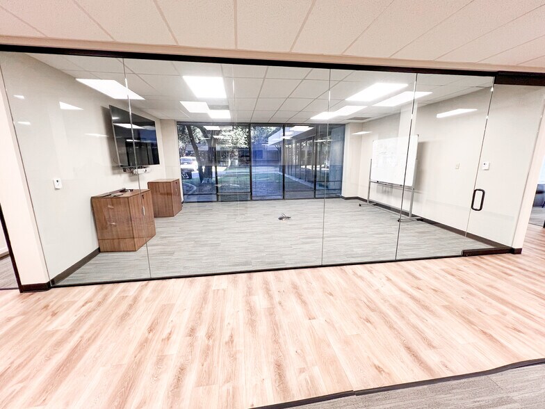 More Photos Of 3300 N A St, Midland Office For Lease
