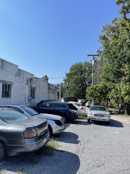 More Photos Of 33 E Baltimore St, Hagerstown Auto Repair For Lease